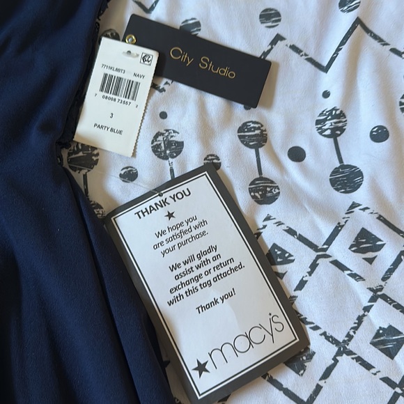 Homecoming dress- New Size 3 Junior - Picture 2 of 3